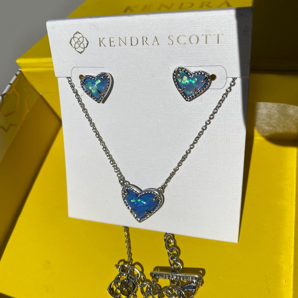 Kendra Scott *NEW Ari Heart Kyocera Opal Ocean Blue Silver SET Necklace Earrings - Picture 1 of 7